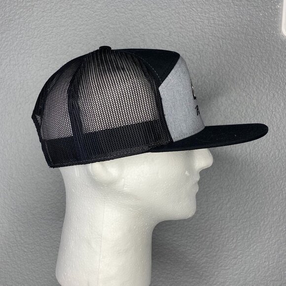 She Grooms Hat - Picture 3 of 6